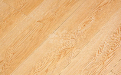 实木地板与多层实木地板哪个比较好