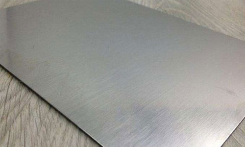 拉丝铝板与氧化铝板有什么区别